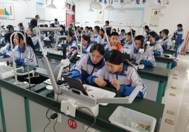 教育无需照搬城市形式完全可以依托乡土资源走出一条发展之路